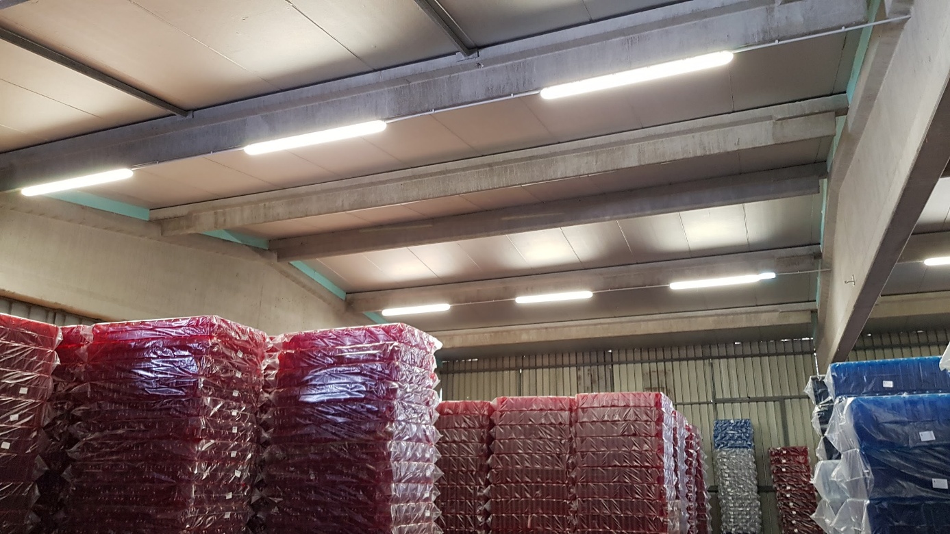 Notranja razsvetljava PLASTIKA MEDVED Dragonja vas svetilke THORN JULIE