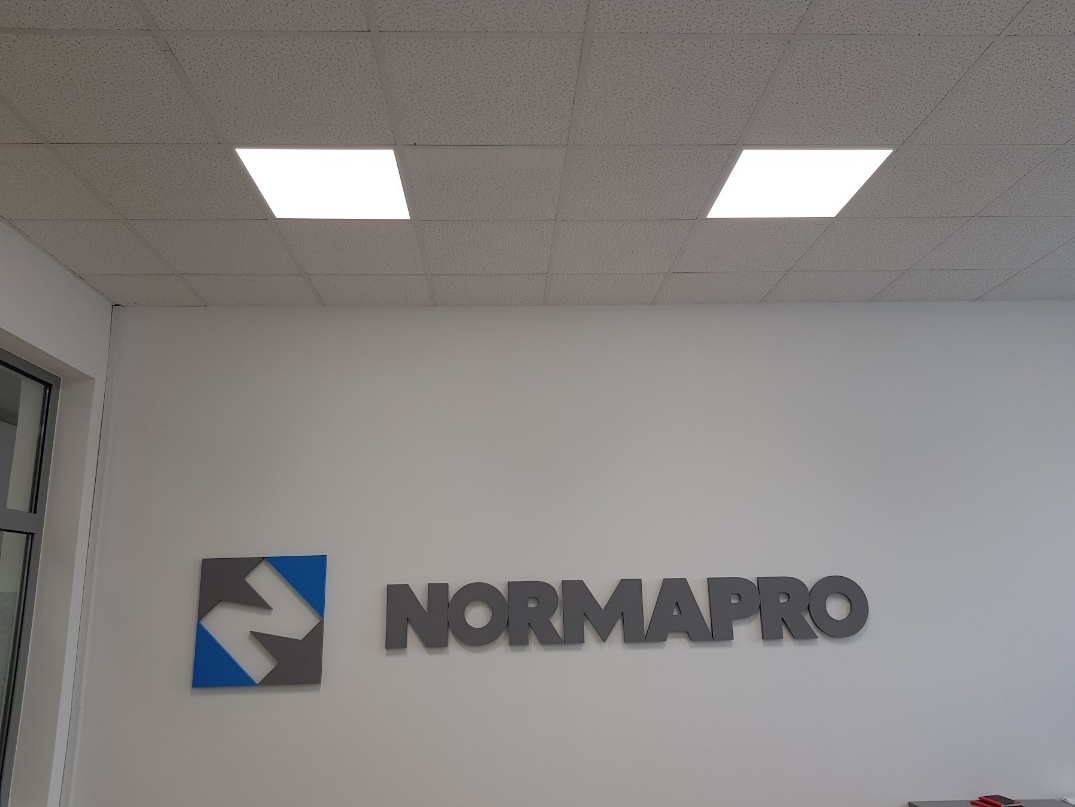 Pisarna NORMAPRO d.o.o. Ptuj svetilke PHILIPS LEDINARE 34W