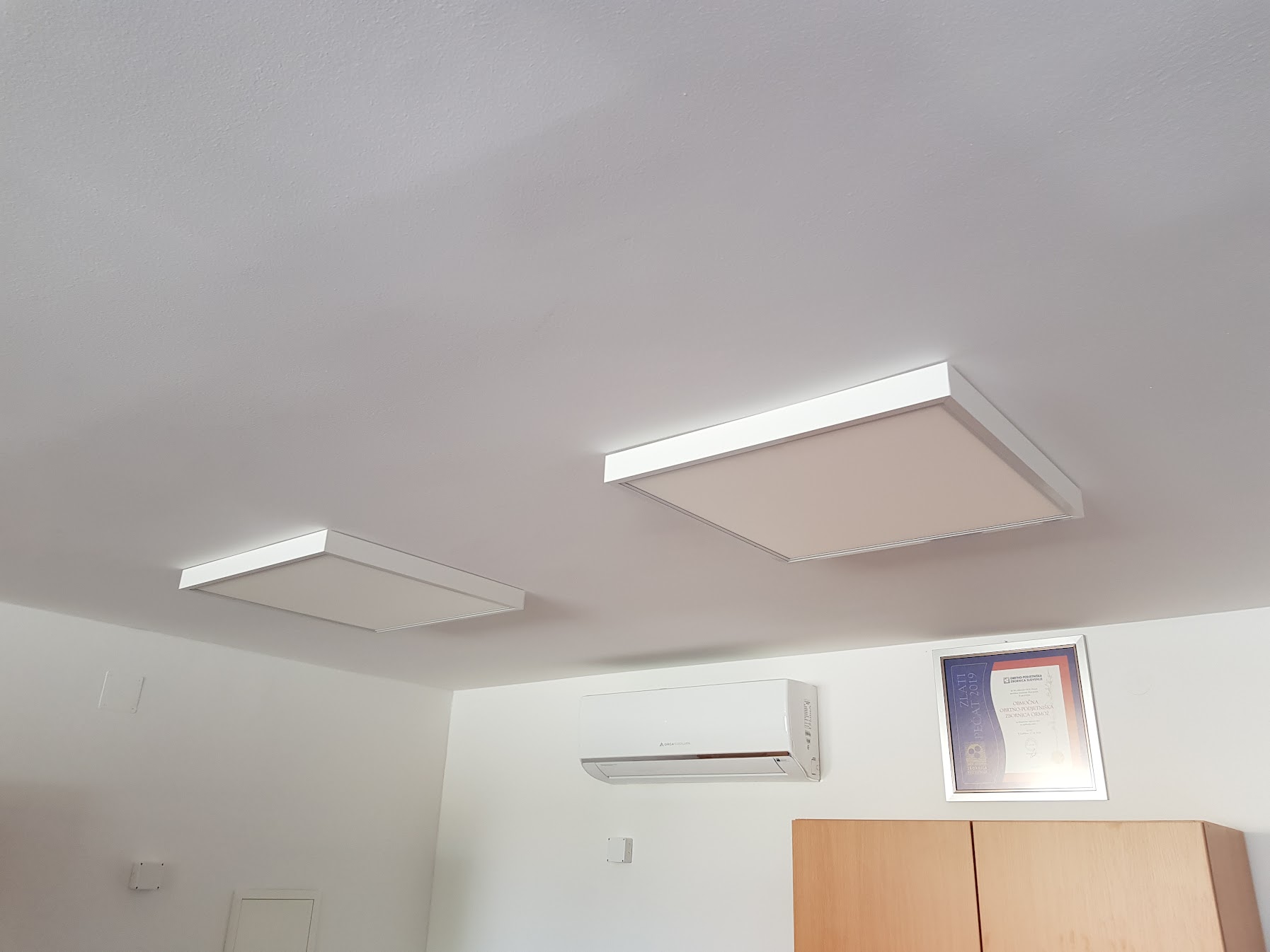 Pisarna COWORKING OPPZ Ormož, svetilke THORN ANNA