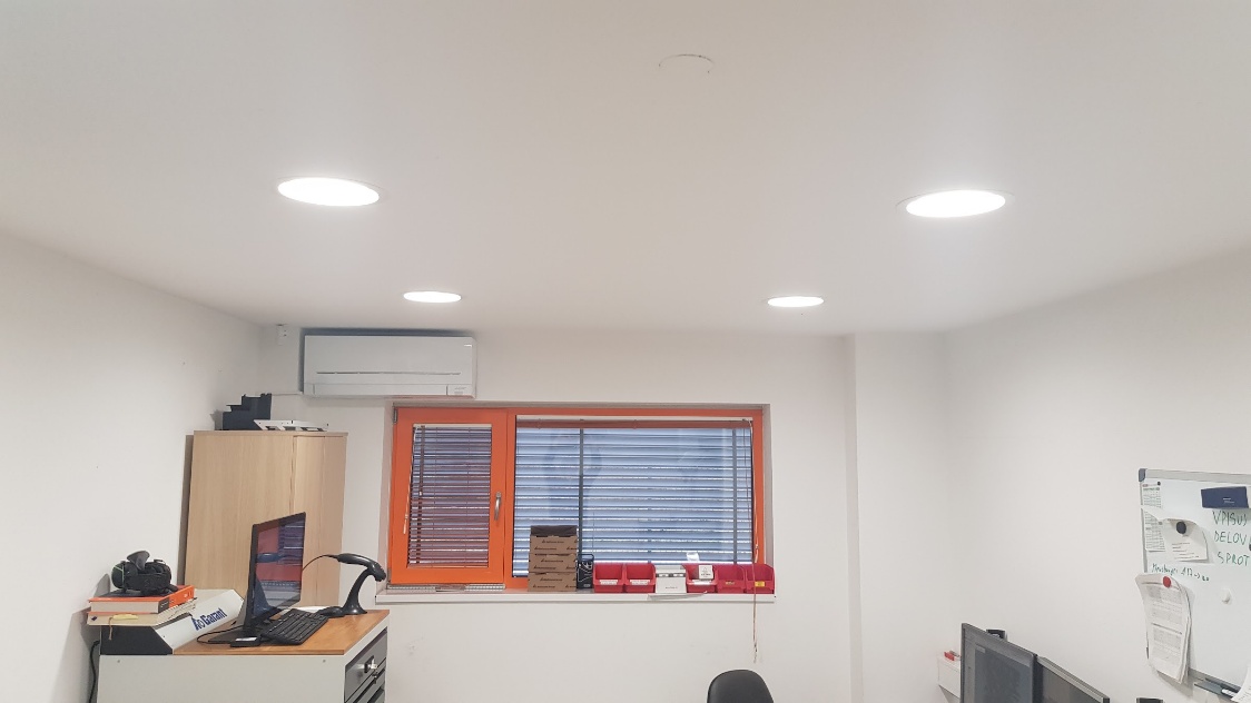 Pisarna VITEH Moškajnci svetilke THORN